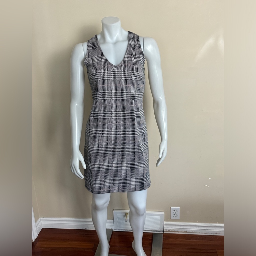 NWT - Rebel Sugar - houndstooth-plaid dress. Juniors large. P2P 18-20”